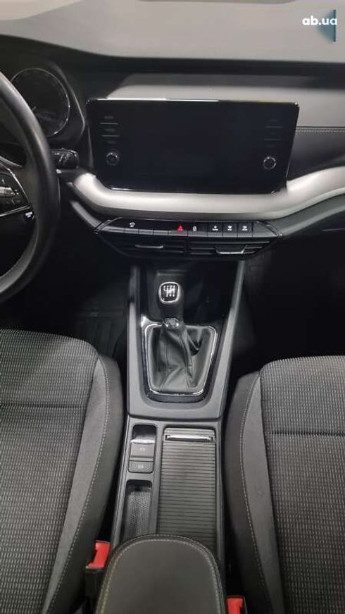 Skoda Octavia 2021 - фото 8