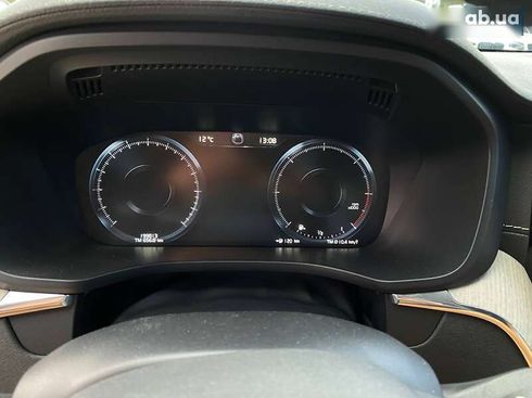 Volvo XC60 2019 - фото 18