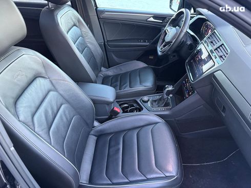 Volkswagen Tiguan 2020 черный - фото 35