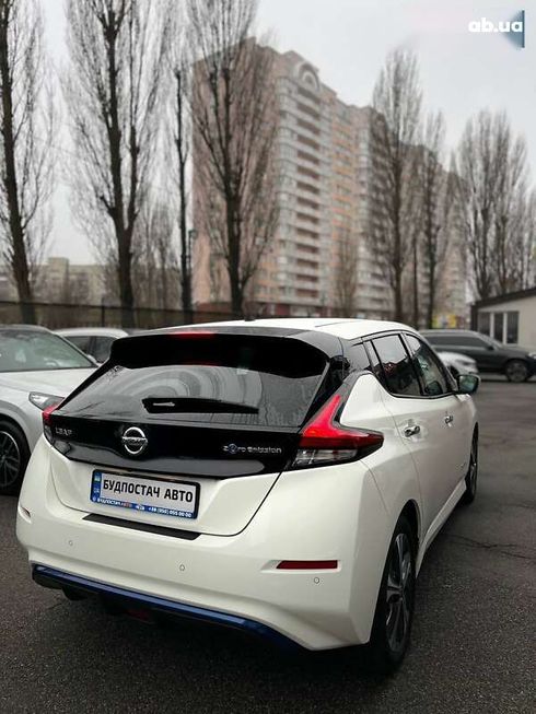 Nissan Leaf 2019 - фото 12