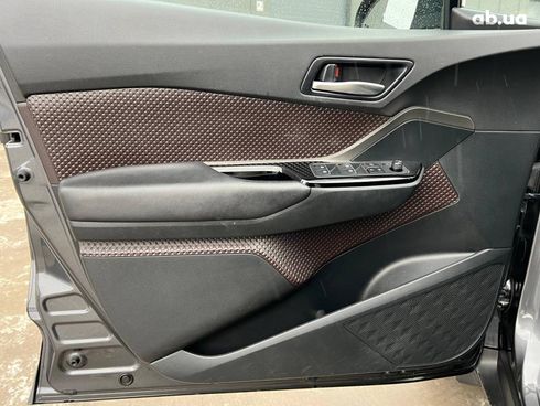 Toyota C-HR 2017 серый - фото 15
