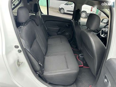 Renault Sandero 2019 - фото 23