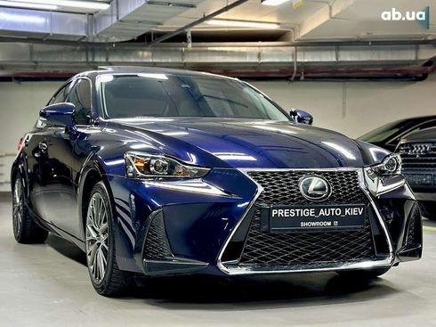 Lexus IS 2017 - фото 13