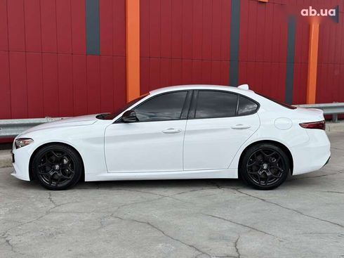 Alfa Romeo Giulia 2021 - фото 20