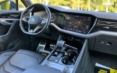 Volkswagen Touareg 2021 - фото 16