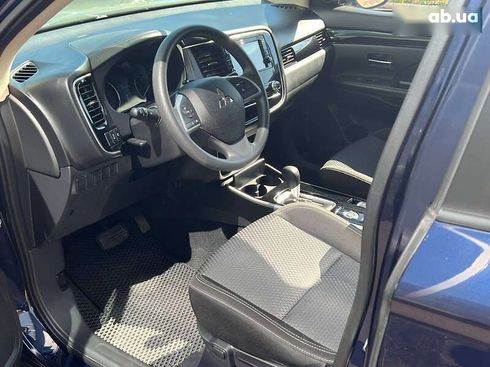 Mitsubishi Outlander 2020 - фото 9