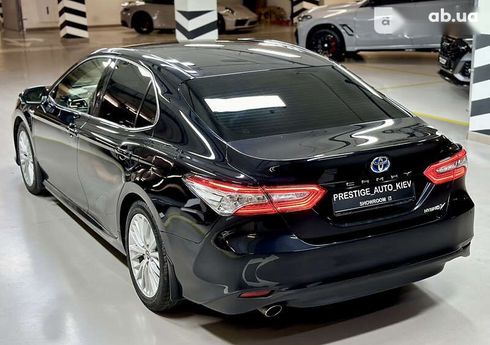 Toyota Camry 2019 - фото 18