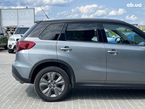 Suzuki Vitara 2019 серый - фото 37