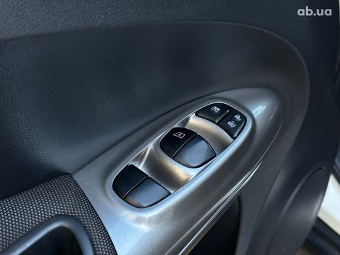 Nissan Juke 2012 белый - фото 12