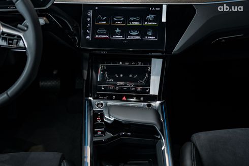 Audi Q8 e-tron 2023 синий - фото 12