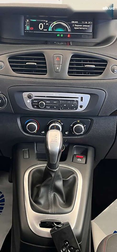 Renault Scenic 2012 - фото 13