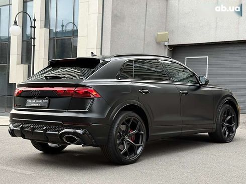 Audi RS Q8 2024 - фото 25