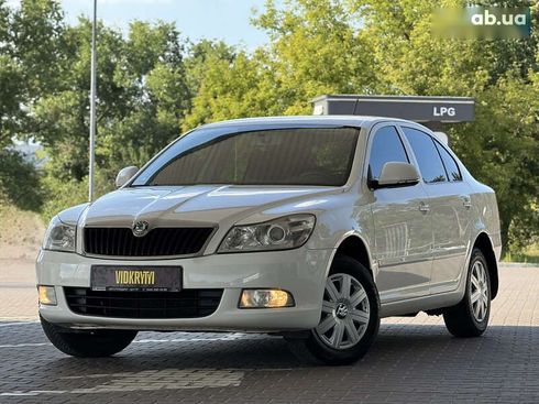 Skoda Octavia 2012 - фото 2