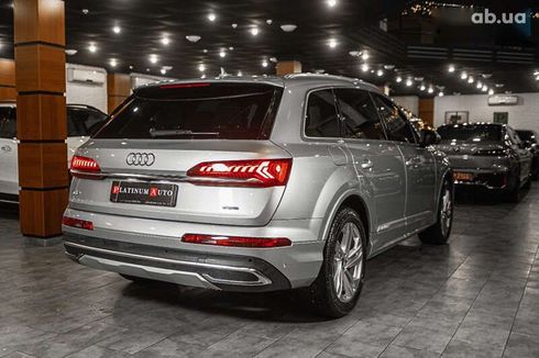 Audi Q7 2022 - фото 22