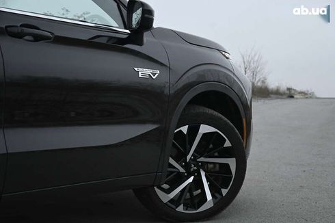 Mitsubishi Outlander 2023 - фото 17
