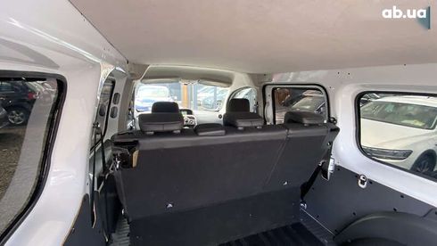 Renault Kangoo 2019 - фото 30