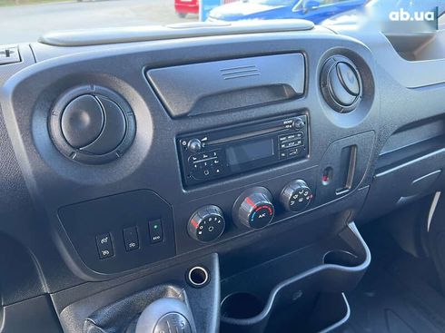 Renault Master 2017 - фото 15