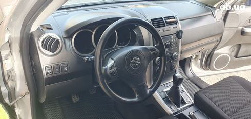 Suzuki Grand Vitara 2011 серебристый - фото 11