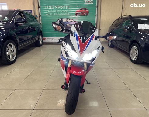 Honda CBR 2012 белый - фото 11