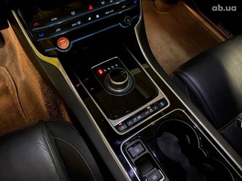 Jaguar XE 2016 - фото 14
