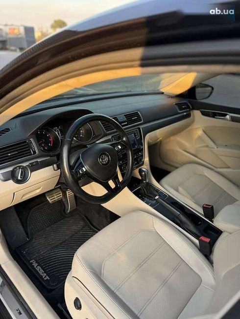 Volkswagen Passat 2018 - фото 18
