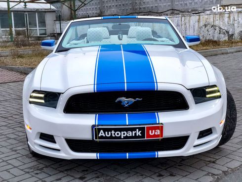 Ford Mustang 2014 белый - фото 23