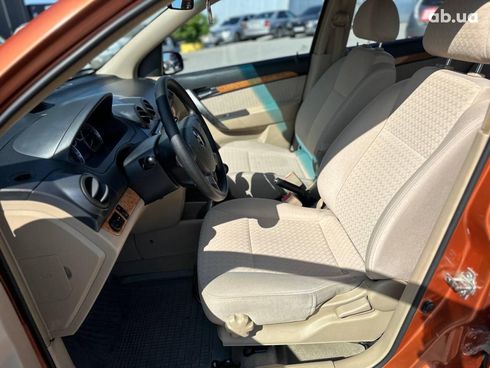 Chevrolet Aveo 2007 оранжевый - фото 16