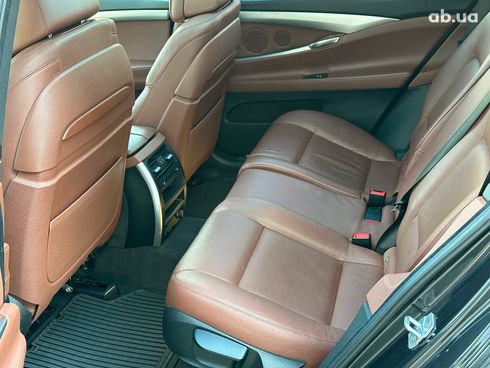 BMW 5 серия 2015 серый - фото 19