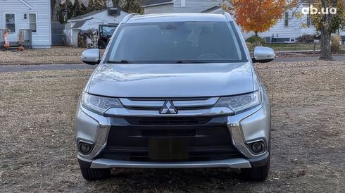 Mitsubishi Outlander 2018 серебристый - фото 2