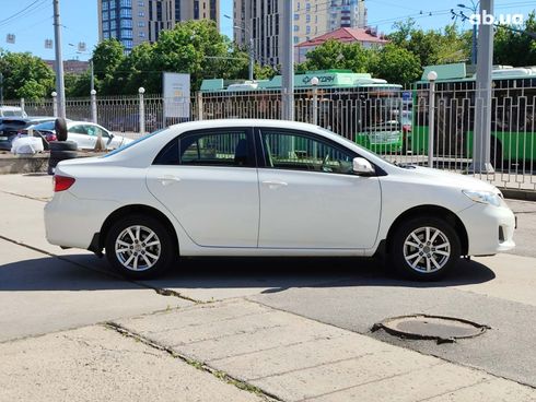 Toyota Corolla 2012 белый - фото 11