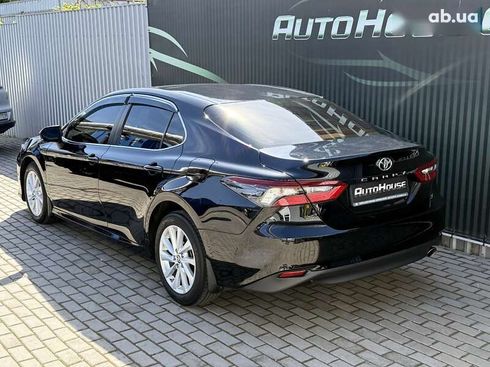 Toyota Camry 2021 - фото 13