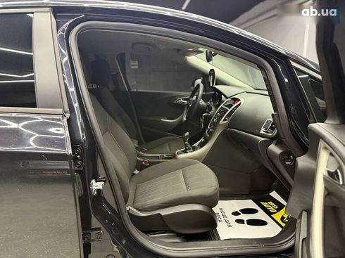 Opel Astra 2010 - фото 9