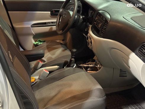 Hyundai Accent 2008 серый - фото 14