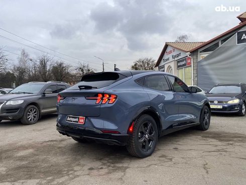 Ford Mustang Mach-E 2023 синий - фото 5