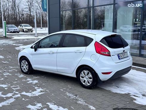 Ford Fiesta 2011 - фото 8