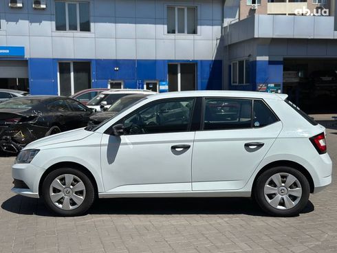 Skoda Fabia 2017 белый - фото 8