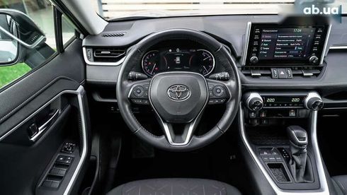Toyota RAV4 2020 - фото 9