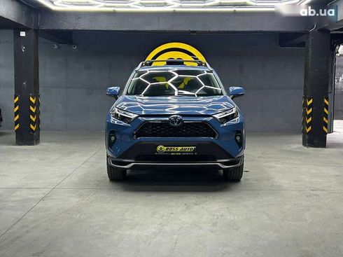 Toyota RAV4 2023 - фото 2