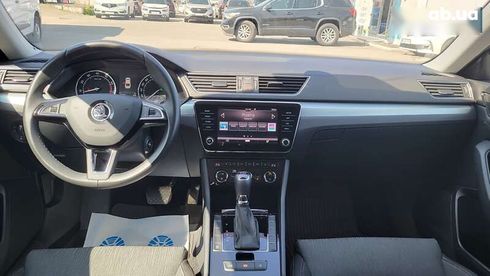 Skoda Superb 2019 - фото 30