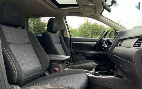 Mitsubishi Outlander 2017 - фото 9