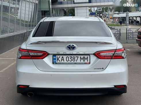 Toyota Camry 2020 - фото 4