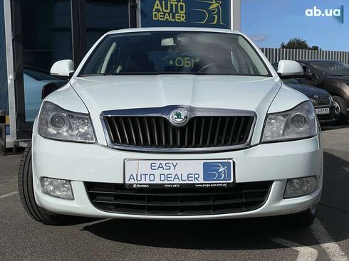 Skoda Octavia 2010 - фото 2