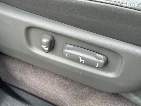 Toyota Land Cruiser 2008 серый - фото 86