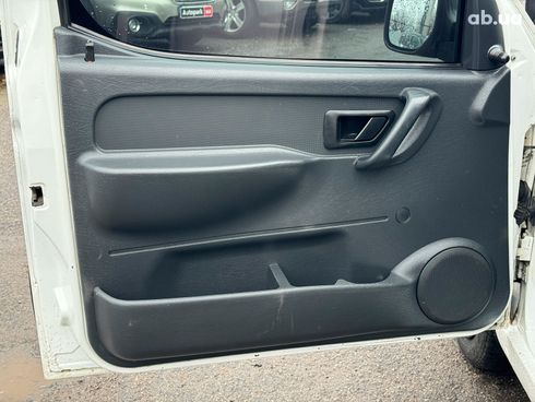 Citroёn Berlingo 2003 белый - фото 32