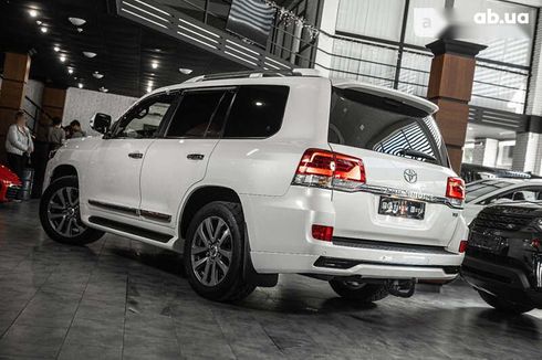 Toyota Land Cruiser 2017 - фото 9