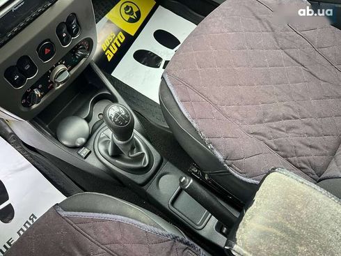 Renault Logan 2011 - фото 12