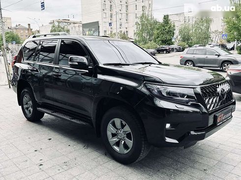 Toyota Land Cruiser Prado 2019 - фото 26