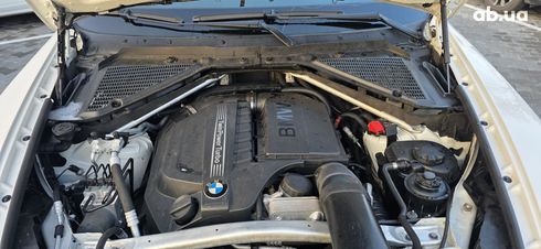 BMW X5 M 2011 белый - фото 16