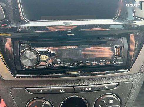 Peugeot 301 2016 - фото 21