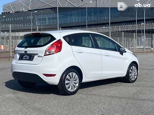 Ford Fiesta 2017 - фото 7